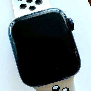 APPLE WATCH Series 6 40mm Blue Aluminum Case GPS (wi-fi) Pre Owned